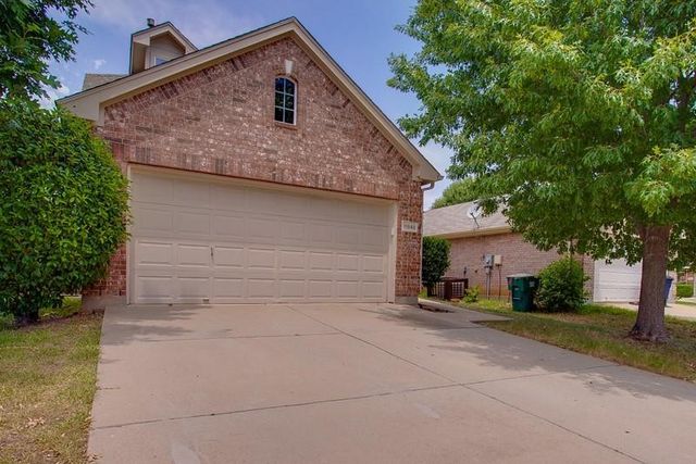 11949 Grizzly Bear Drive, Fort Worth, TX 76244