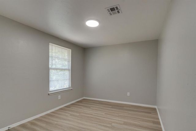 809 Holly Hill Road, Edmond, OK 73003