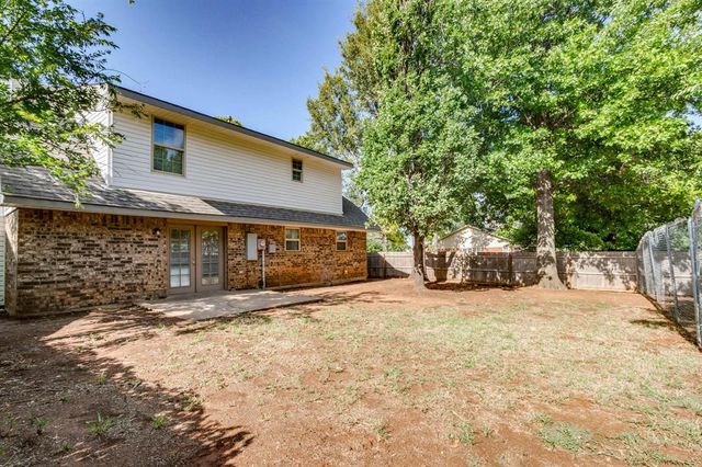 809 Holly Hill Road, Edmond, OK 73003