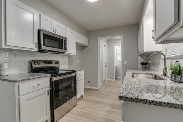 809 Holly Hill Road, Edmond, OK 73003