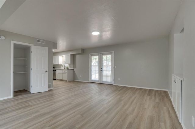 809 Holly Hill Road, Edmond, OK 73003