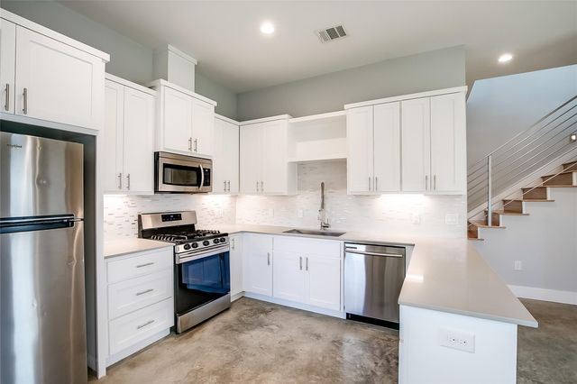 6303 Santos ST A, Austin, TX 78741