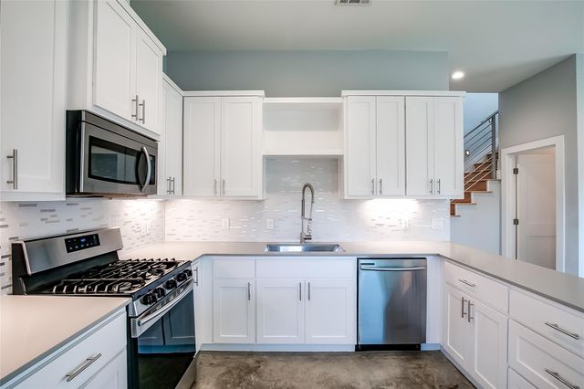 6303 Santos ST A, Austin, TX 78741