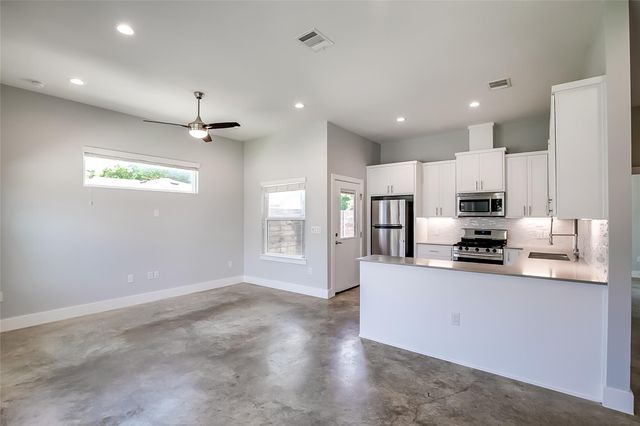 6303 Santos ST A, Austin, TX 78741