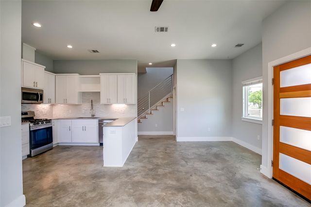 6303 Santos ST A, Austin, TX 78741