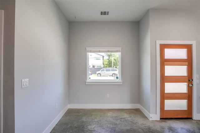 6303 Santos ST A, Austin, TX 78741