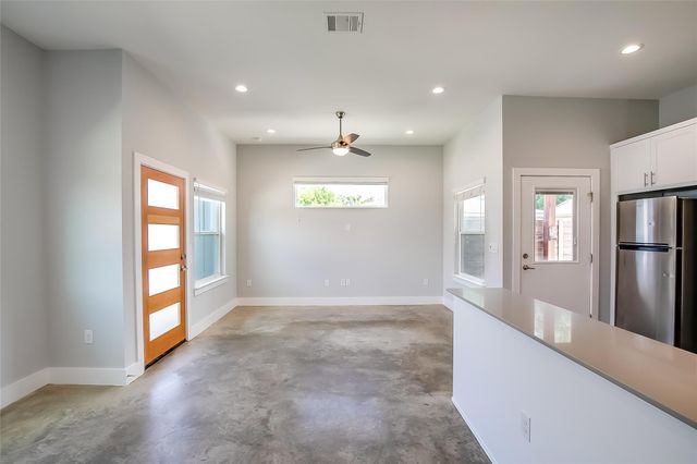 6303 Santos ST A, Austin, TX 78741