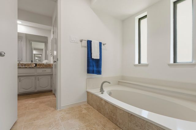 242 Woodcrest Drive, Richardson, TX 75080