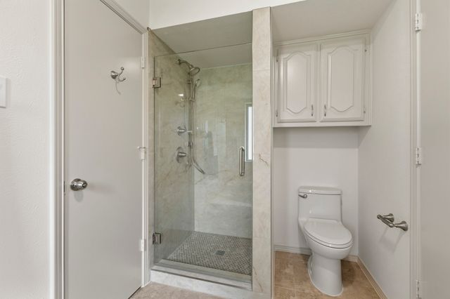 242 Woodcrest Drive, Richardson, TX 75080