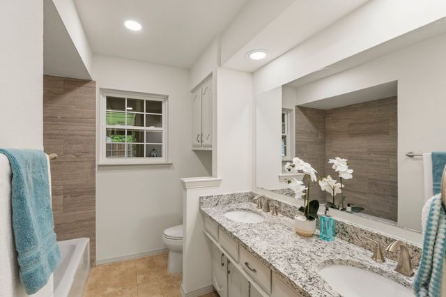 242 Woodcrest Drive, Richardson, TX 75080