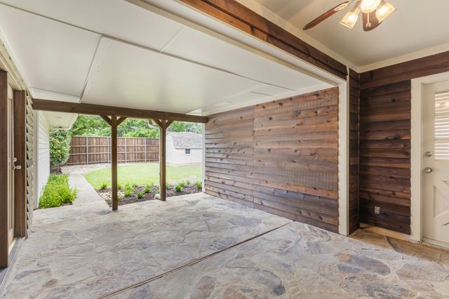 242 Woodcrest Drive, Richardson, TX 75080