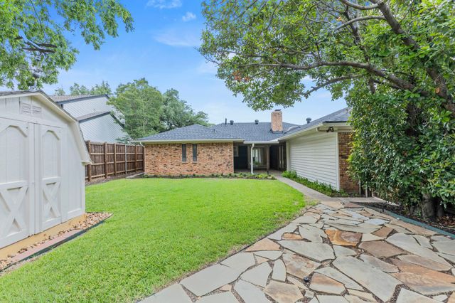 242 Woodcrest Drive, Richardson, TX 75080