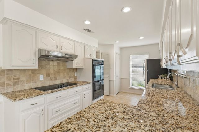 242 Woodcrest Drive, Richardson, TX 75080