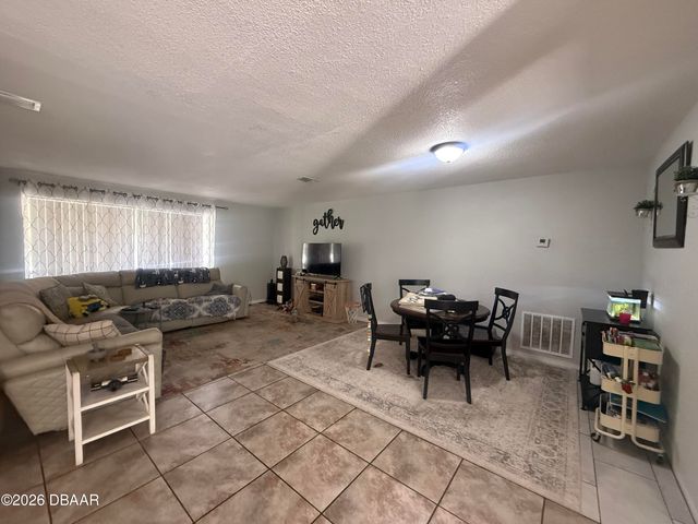 636 Williamsburg Drive, Daytona Beach, FL 32117