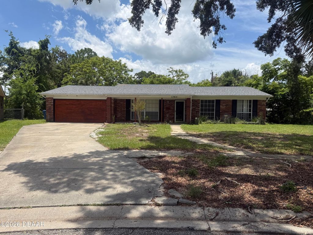 636 Williamsburg Drive, Daytona Beach, FL 32117
