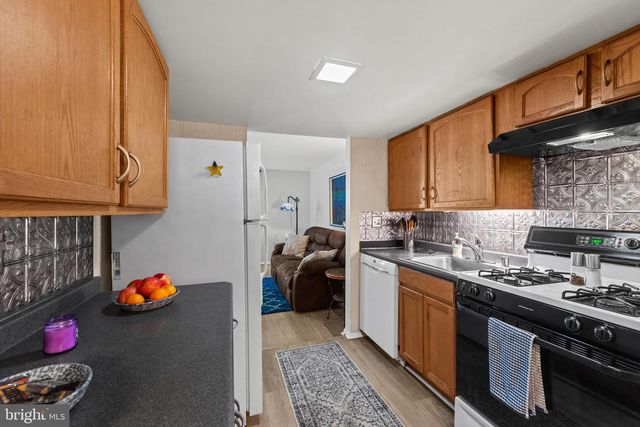 8938 FOOTED RIDGE, Columbia, MD 21045
