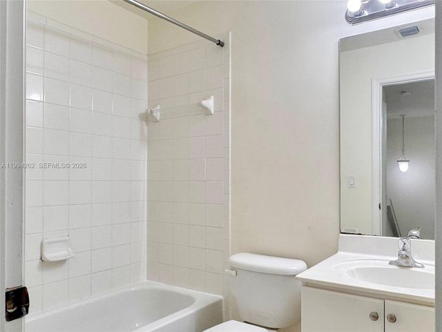 22631 SW 88th Pl 2-18, Cutler Bay, FL 33190