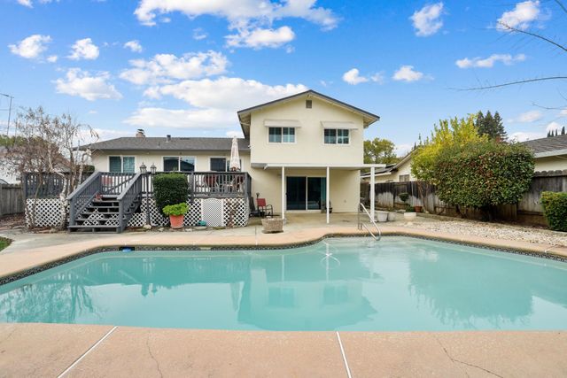 136 Marco Ln, Vacaville, CA 95688