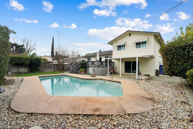 136 Marco Ln, Vacaville, CA 95688