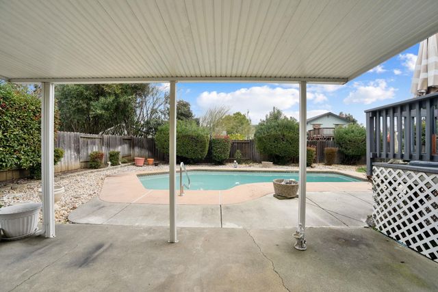 136 Marco Ln, Vacaville, CA 95688