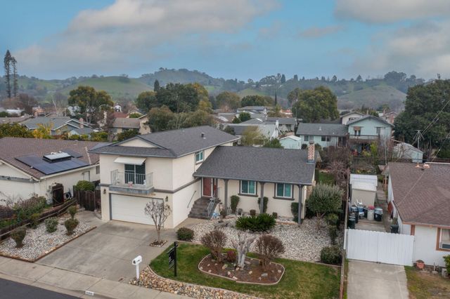 136 Marco Ln, Vacaville, CA 95688