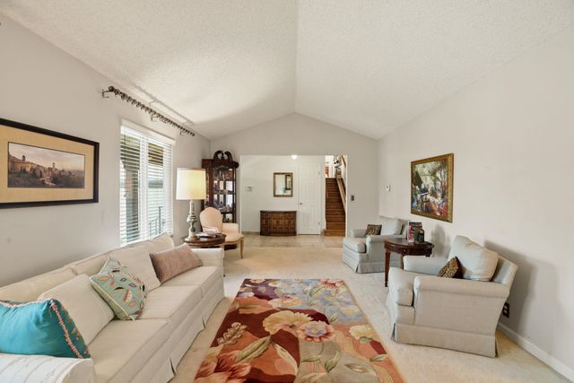 136 Marco Ln, Vacaville, CA 95688