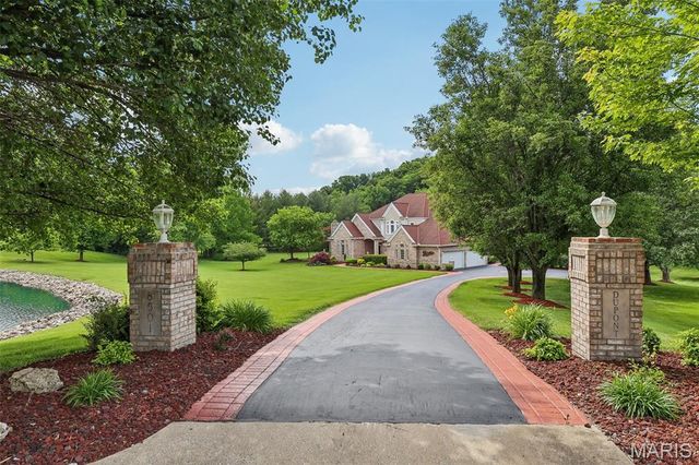 8501 DuPont Lane, Belleville, IL 62223