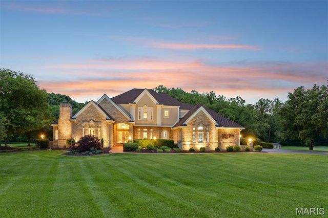 8501 DuPont Lane, Belleville, IL 62223