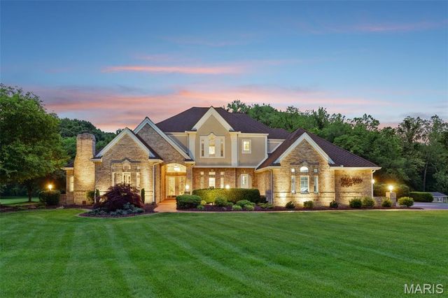 8501 DuPont Lane, Belleville, IL 62223