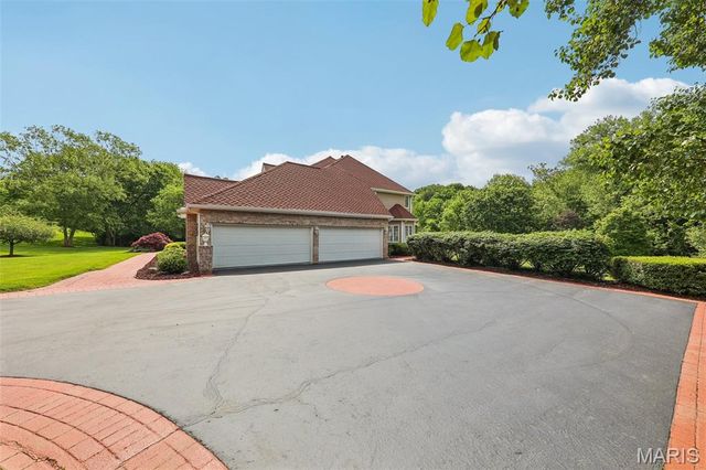 8501 DuPont Lane, Belleville, IL 62223