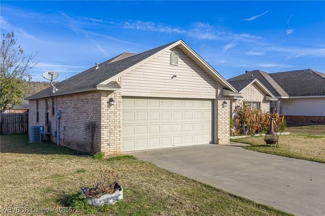 1928 Plum Creek Lane, Alma, AR 72921