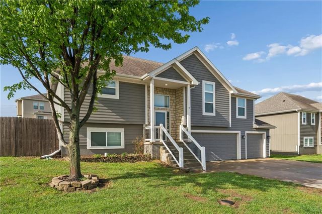 10503 Augusta Drive, Kansas City, KS 66109