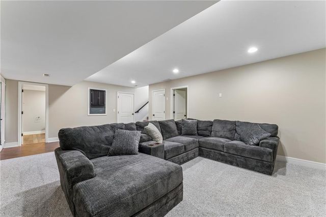10503 Augusta Drive, Kansas City, KS 66109