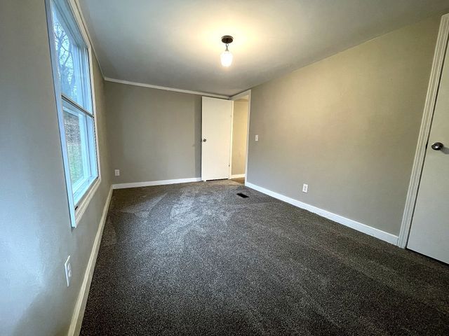 303 Conger St, Cumberland City, TN 37050