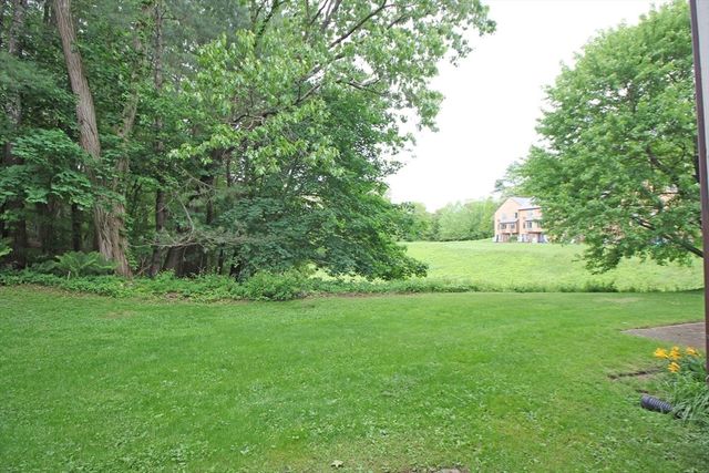 575 Bridge Road 11-2, Northampton, MA 01060