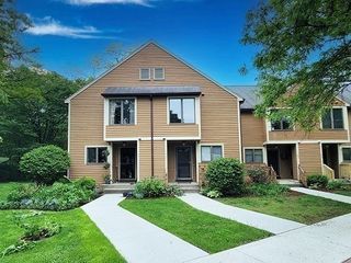 575 Bridge Road 11-2, Northampton, MA 01060