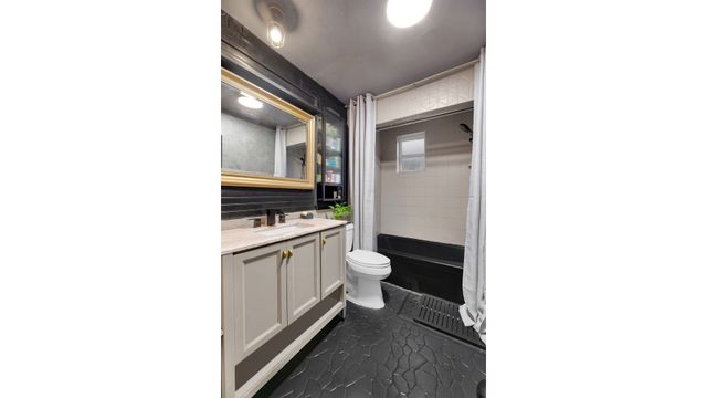 1546 CANARSIE Road, New York City, NY 11236