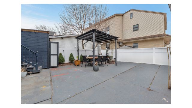 1546 CANARSIE Road, New York City, NY 11236