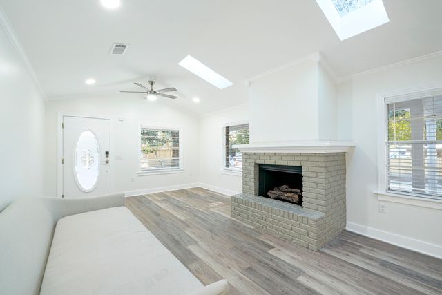 710 Powell Drive, Niceville, FL 32578