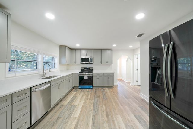 710 Powell Drive, Niceville, FL 32578