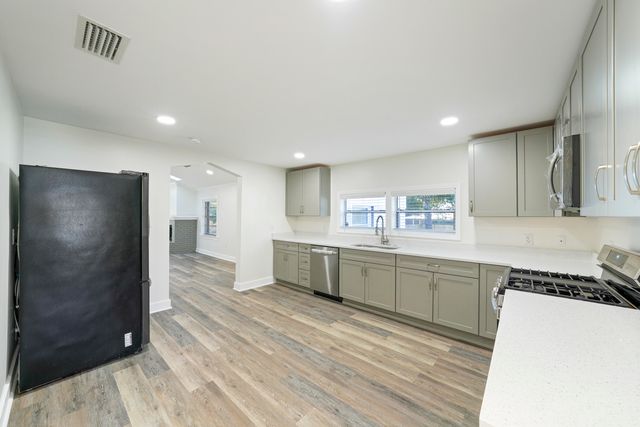 710 Powell Drive, Niceville, FL 32578