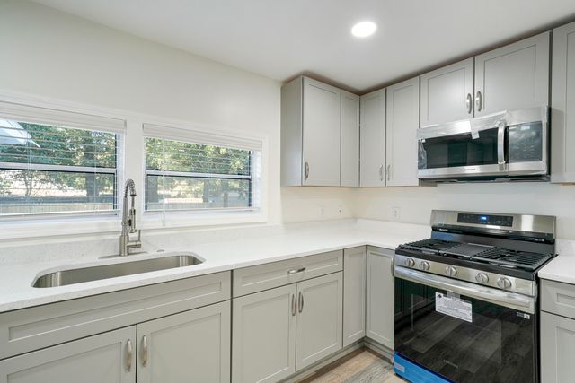 710 Powell Drive, Niceville, FL 32578