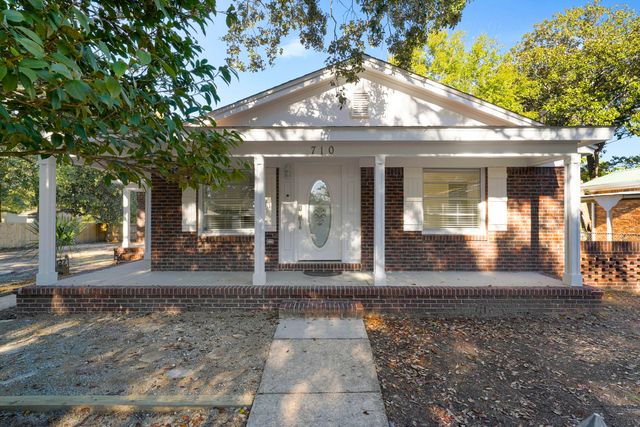 710 Powell Drive, Niceville, FL 32578