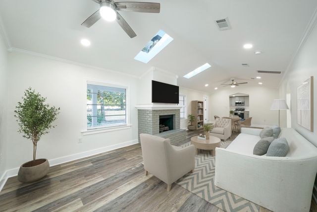 710 Powell Drive, Niceville, FL 32578