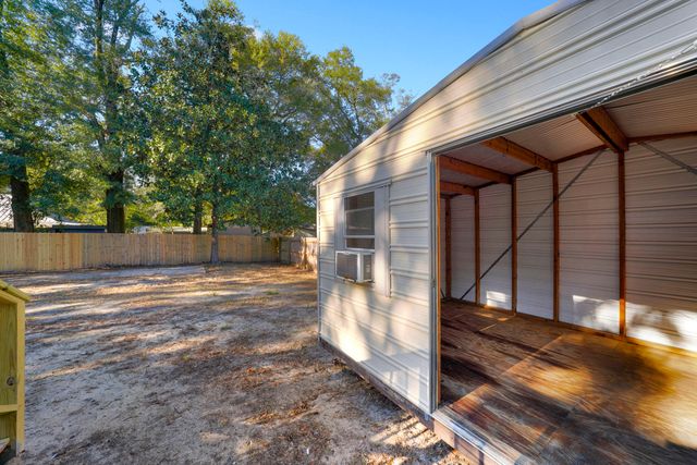 710 Powell Drive, Niceville, FL 32578