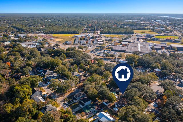 710 Powell Drive, Niceville, FL 32578