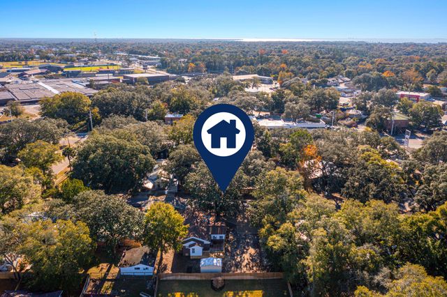 710 Powell Drive, Niceville, FL 32578