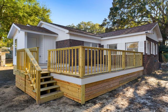 710 Powell Drive, Niceville, FL 32578