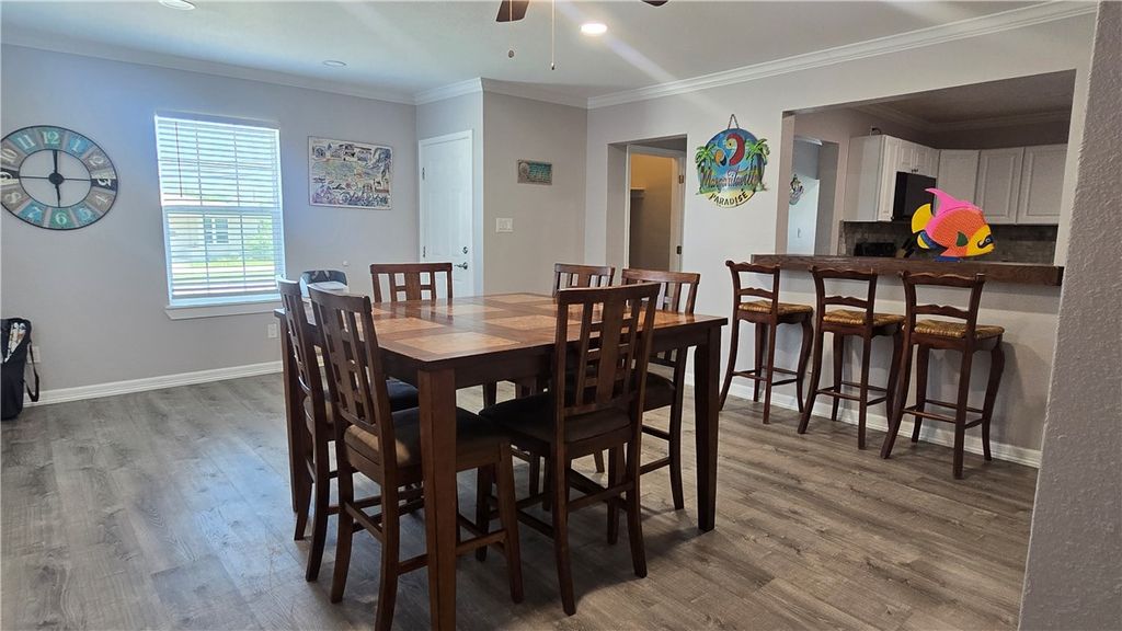 402 S Saunders St, Aransas Pass, TX 78336 — photo 5
