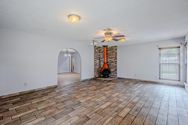 2710 Burke Road, Pasadena, TX 77502
